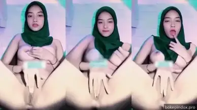 Cewek cantik memek tembem mulus colmek nakal