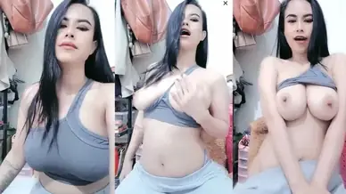 June Quita Semok Host Legend Comeback Live Ngangkang