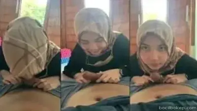 Ukhti Hijab Doyan Remas Kontol Dalam Celana Indo